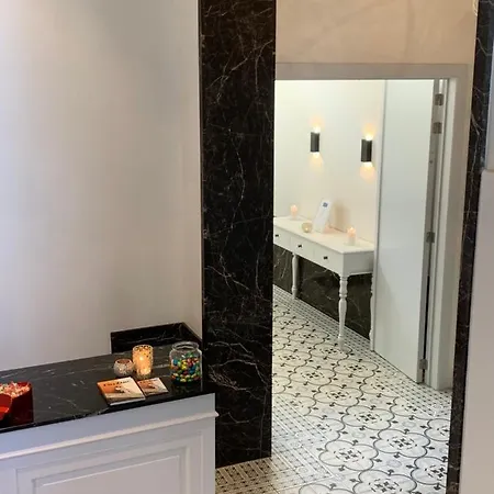 The Hamptons Boutique Гент