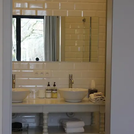 The Hamptons Boutique Bed and Breakfast Γάνδη
