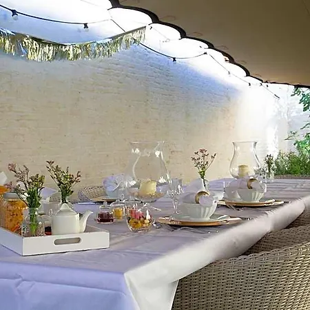 The Hamptons Boutique Bed & Breakfast 4*
