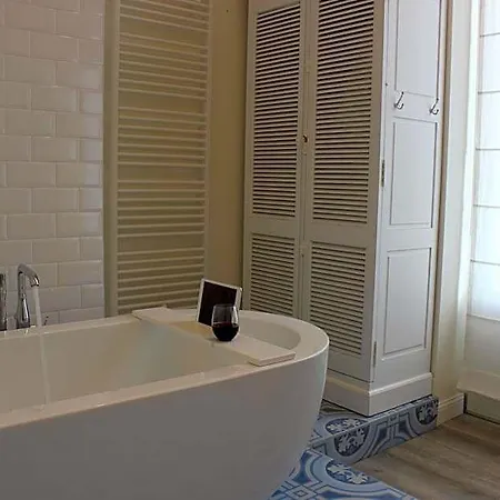 The Hamptons Boutique Bed & Breakfast 4*