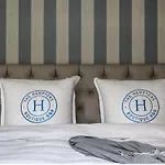 The Hamptons Boutique 4* خنت