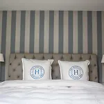 فندق مبيت وإفطار The Hamptons Boutique خنت